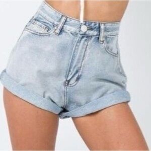 Princess Polly Gun Barrel Light Wash High Waisted Shorts